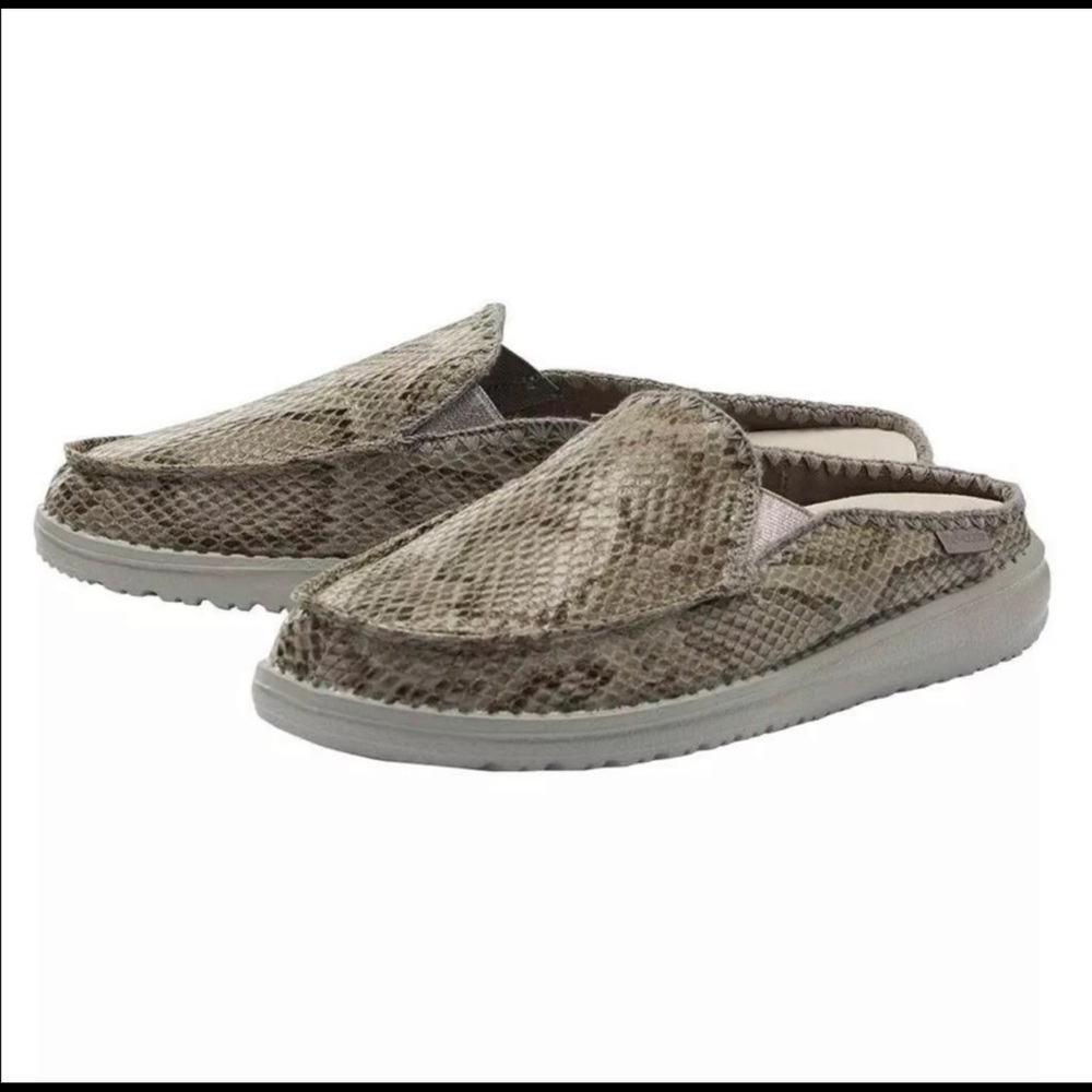 HEY DUDE SLIP ON
